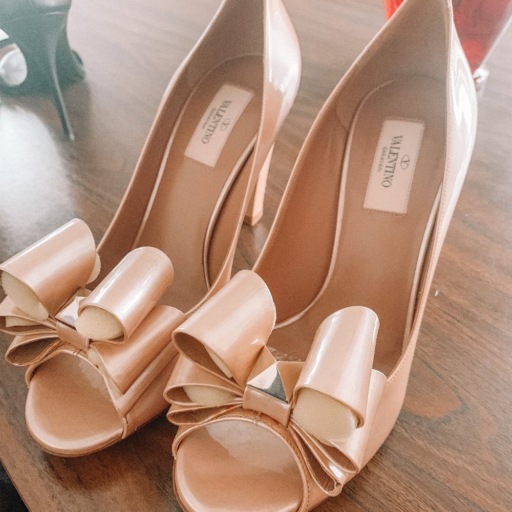 Valentino Garavani bow pumps - tan